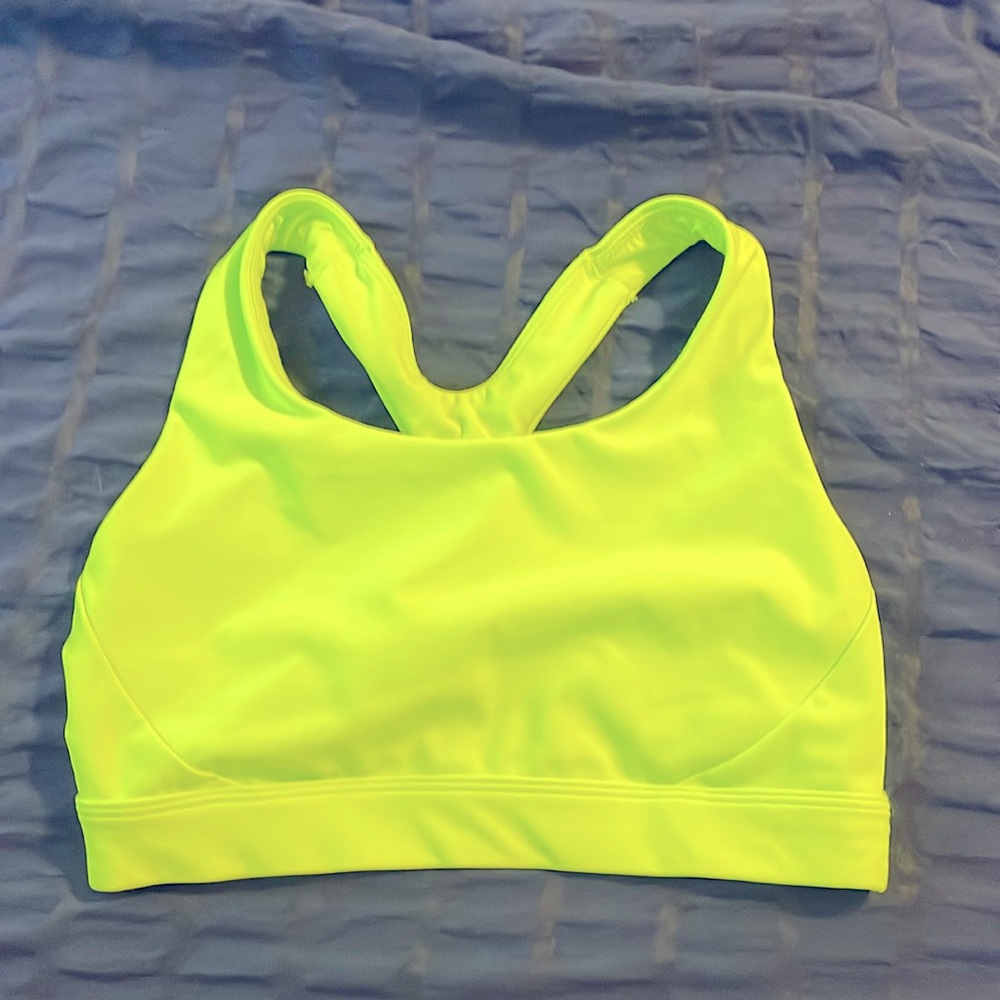 Athleta Ultimate Bra size XS D-DD